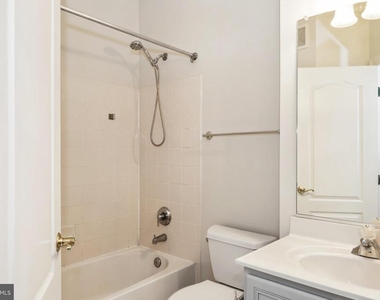 7489 Carriage Hills Drive - Photo Thumbnail 18