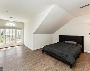 7489 Carriage Hills Drive - Photo Thumbnail 29