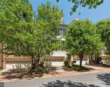 7489 Carriage Hills Drive - Photo Thumbnail 1