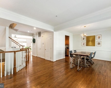 7489 Carriage Hills Drive - Photo Thumbnail 6