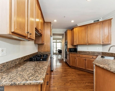 7489 Carriage Hills Drive - Photo Thumbnail 14