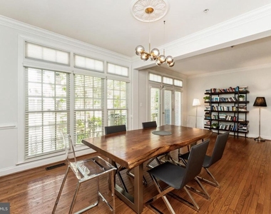 7489 Carriage Hills Drive - Photo Thumbnail 8