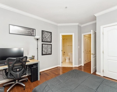 7489 Carriage Hills Drive - Photo Thumbnail 17