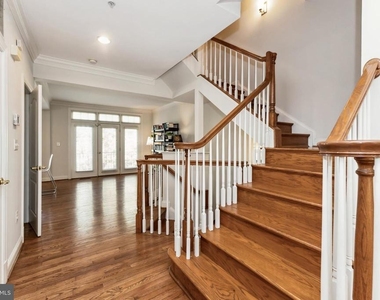 7489 Carriage Hills Drive - Photo Thumbnail 15