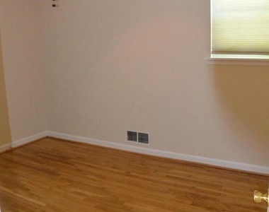 3720 Terrace Drive - Photo Thumbnail 10