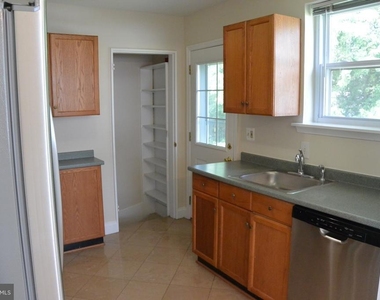 3720 Terrace Drive - Photo Thumbnail 4