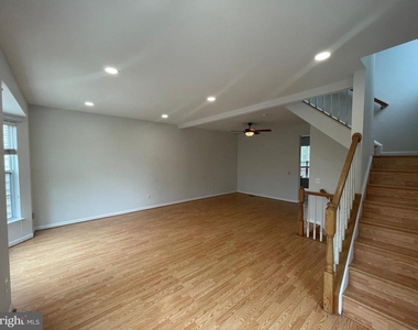 13511 Bannacker Place - Photo Thumbnail 11