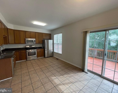 13511 Bannacker Place - Photo Thumbnail 17
