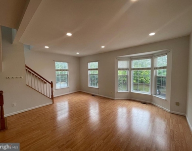 13511 Bannacker Place - Photo Thumbnail 13
