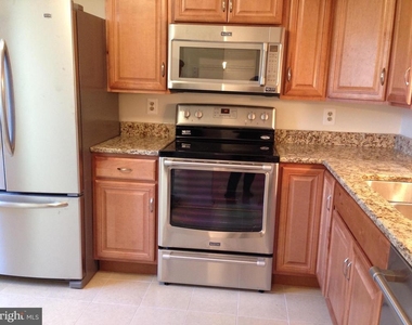 2126 Glenn Spring Court - Photo Thumbnail 4