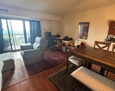8350 Greensboro Drive - Photo Thumbnail 6