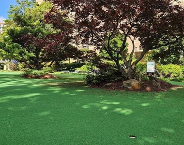 8350 Greensboro Drive - Photo Thumbnail 15