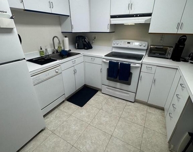 8350 Greensboro Drive - Photo Thumbnail 2