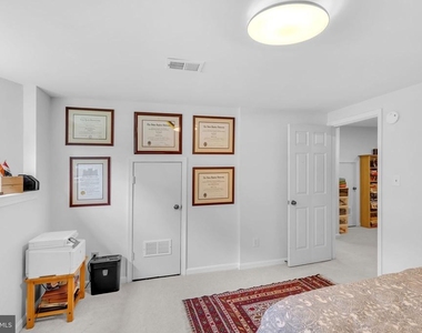 6861 Williamsburg Pond Court - Photo Thumbnail 30