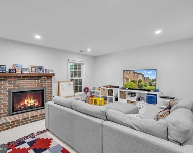 6861 Williamsburg Pond Court - Photo Thumbnail 25