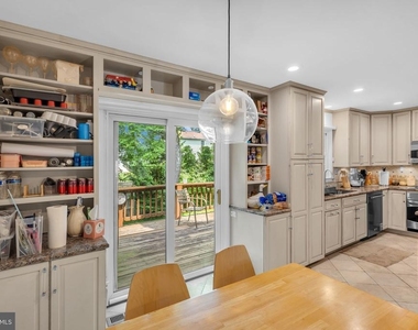 6861 Williamsburg Pond Court - Photo Thumbnail 11
