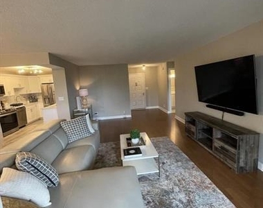 8340 Greensboro Drive - Photo Thumbnail 17
