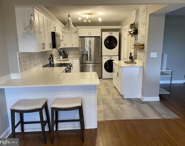 8340 Greensboro Drive - Photo Thumbnail 9