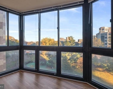 8340 Greensboro Drive - Photo Thumbnail 12