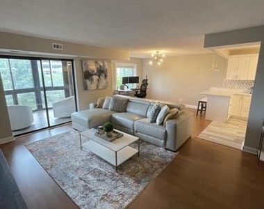 8340 Greensboro Drive - Photo Thumbnail 7