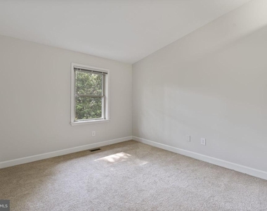 3915 Green Look Court - Photo Thumbnail 22