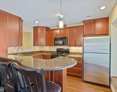 3915 Green Look Court - Photo Thumbnail 5