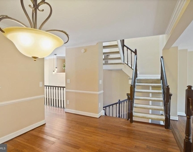 3915 Green Look Court - Photo Thumbnail 12