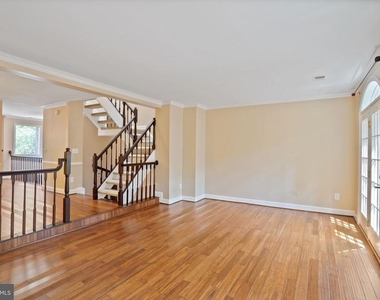 3915 Green Look Court - Photo Thumbnail 16