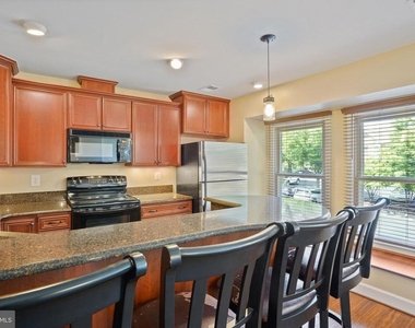 3915 Green Look Court - Photo Thumbnail 6