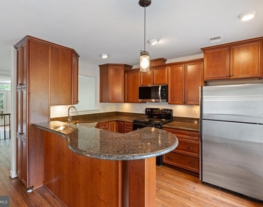 3915 Green Look Court - Photo Thumbnail 10