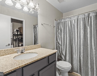 3178 Summit Square Drive - Photo Thumbnail 18