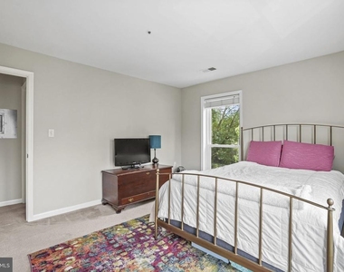 3178 Summit Square Drive - Photo Thumbnail 14