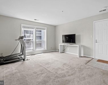 3178 Summit Square Drive - Photo Thumbnail 5