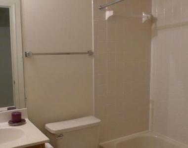 10008 Manor Place - Photo Thumbnail 15