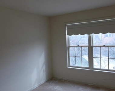 10008 Manor Place - Photo Thumbnail 20