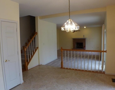 10008 Manor Place - Photo Thumbnail 10