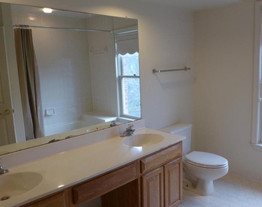 10008 Manor Place - Photo Thumbnail 22