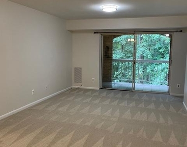 5900 Cove Landing Road - Photo Thumbnail 6