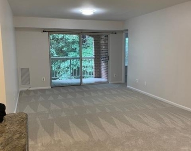 5900 Cove Landing Road - Photo Thumbnail 10