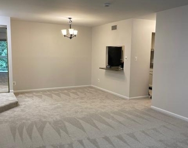 5900 Cove Landing Road - Photo Thumbnail 8