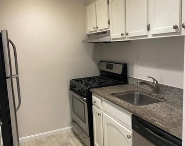 5900 Cove Landing Road - Photo Thumbnail 11