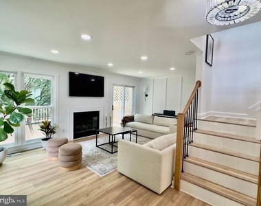 6013 Rockton Court - Photo Thumbnail 12