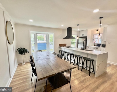 6013 Rockton Court - Photo Thumbnail 7