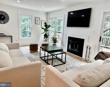 6013 Rockton Court - Photo Thumbnail 8