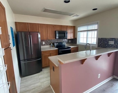 12891 Grays Pointe Road - Photo Thumbnail 2