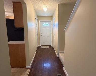 107 Peridot Place - Photo Thumbnail 3