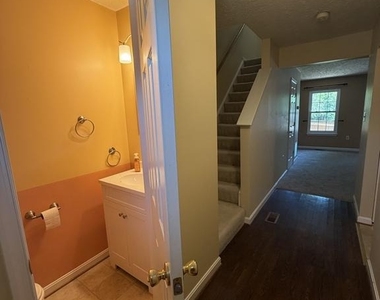 107 Peridot Place - Photo Thumbnail 27