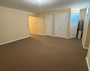 107 Peridot Place - Photo Thumbnail 24