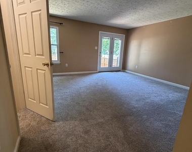 107 Peridot Place - Photo Thumbnail 16