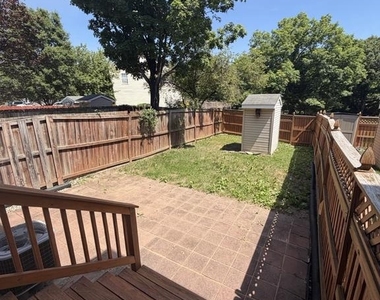 107 Peridot Place - Photo Thumbnail 11